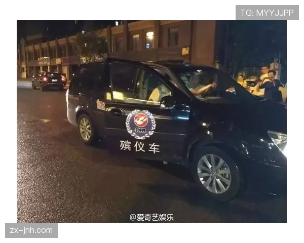 古力下棋霸气像明星，出门拎塑料袋买菜——笑着怀疑人生